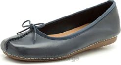 Clarks kvinner clarks lilla semsket skinn fregne-isballerinaer for kvinner 8N86P249 syrin semsket skinn