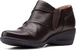 Clarks kvinner kvinners rosely lo bootie burgunder semsket skinn clarks mørkebrunt skinn 8N86P1957 mørkebrunt skinn
