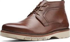 Clarks menn bayhill mid chukka boot clarks mørkt brunt skinn for menn 8N86P743 mørkt brunt skinn