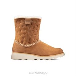 Clarks unisex clarks crown piper jnr f fit tan semsket skinn 8N86P4554 brunt semsket skinn